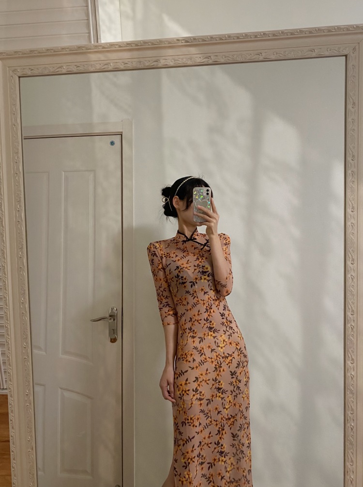 琪琪💜-陕西省·咸阳市·渭城区-***  抖音  快手-接买家秀，饰品，衣服等等都可以接拍，出图快，会修图，可重拍，可发***等等