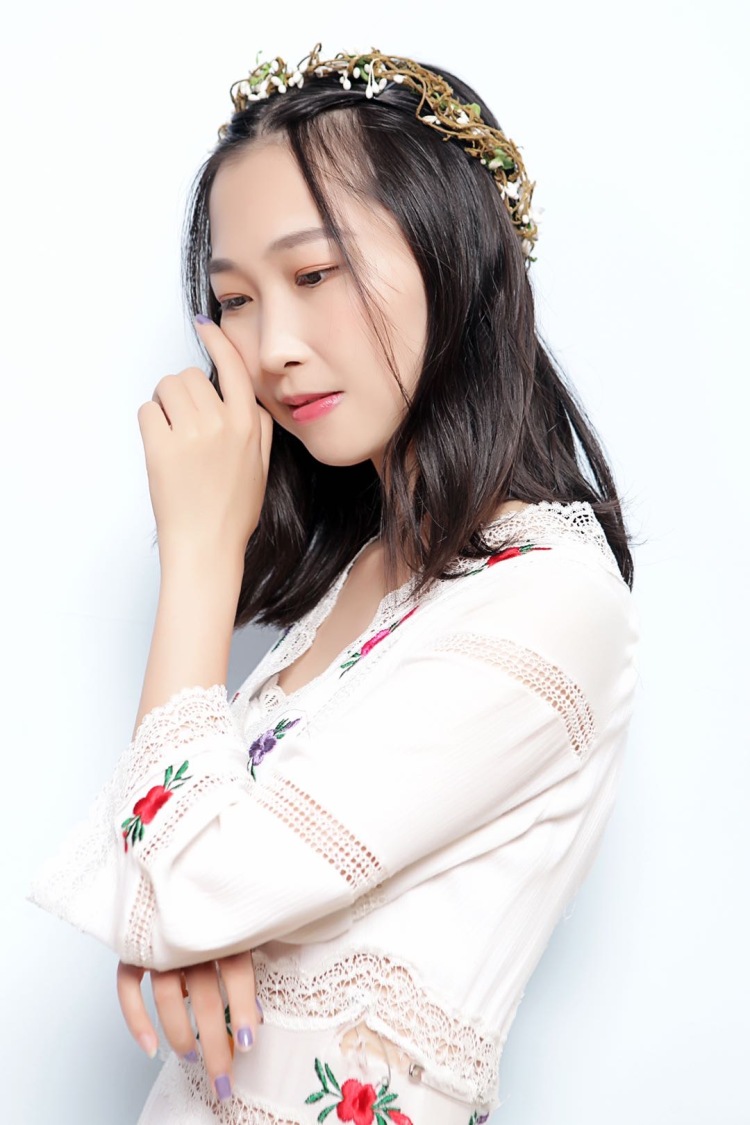 炒薏仁-云南省·昆明市·呈贡区-抖音、***、B站-身高：160cm 体重：82斤  态度好 会p图 出图快。   接网拍 寄拍 拍板（指甲油、饰品、衣服都🉑️）