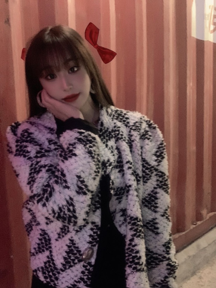 Lee🐈-广东省·汕尾市·海丰县-抖音，微博，***-接过服装买家秀，拍东西，拍饰品，有p图技巧，出图快，有需要可以合做，做事认真，找我就对了……