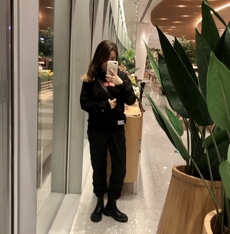 💙-广东省·广州市·海珠区--接寄拍 你想要的风格我都有(不接内衣、泳衣)
接发模(要自选发色长短)