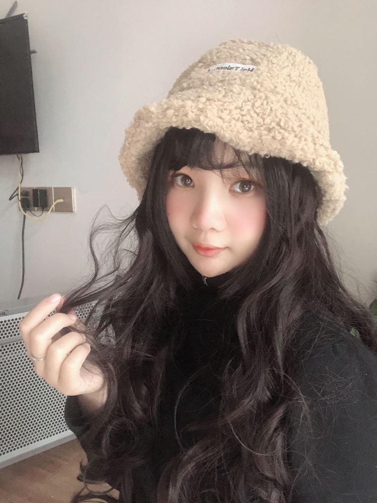 李满-湖北省·武汉市·洪山区-***-性格开朗活泼，表达能力强，会使用简单的ps软件，可p图，有衣服类的可熨烫！脾气好，可接受重拍体重95！可接各种订单