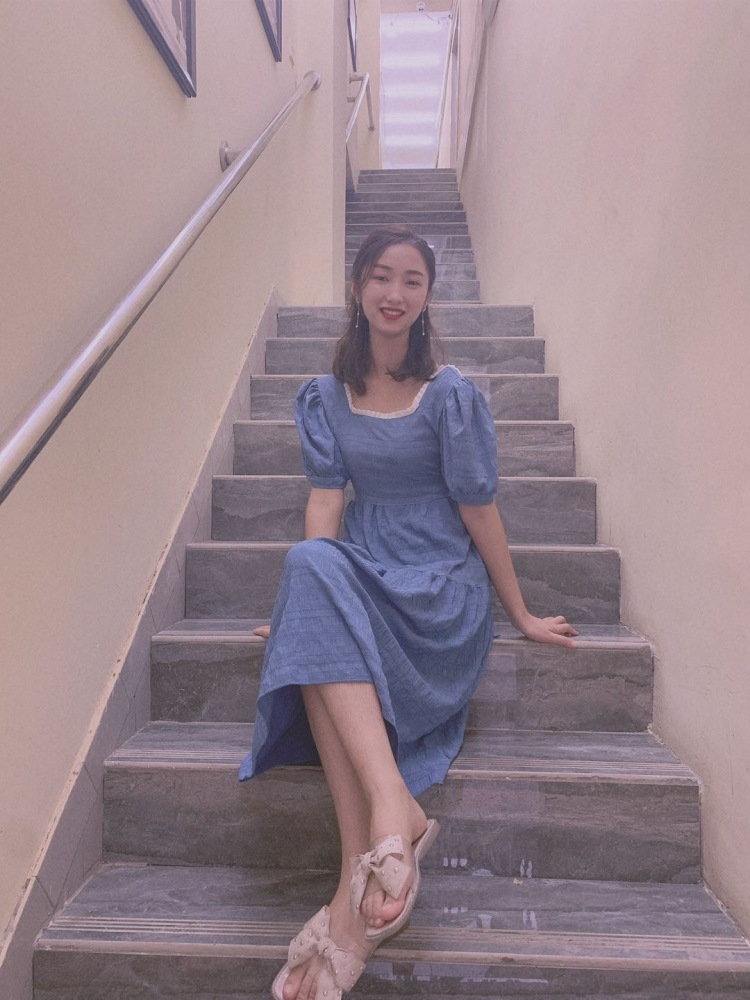 小灯泡-广西壮族自治区·河池市·金城江区--自由职业者,时间充裕,喜欢拍照,可以开箱测试,接买家秀,风格可以多变,