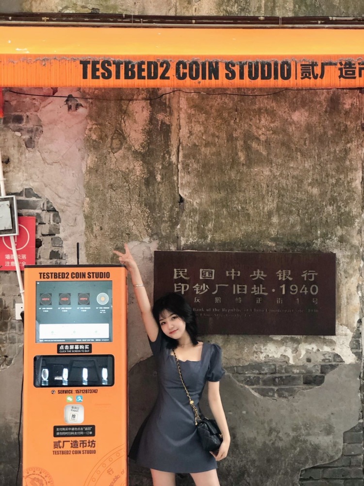 Ssizzz-广东省·河源市·连平县-抖音，微博，***-本人喜欢拍照，接买家秀，穿搭，美妆方面很感兴趣，会修图等等。