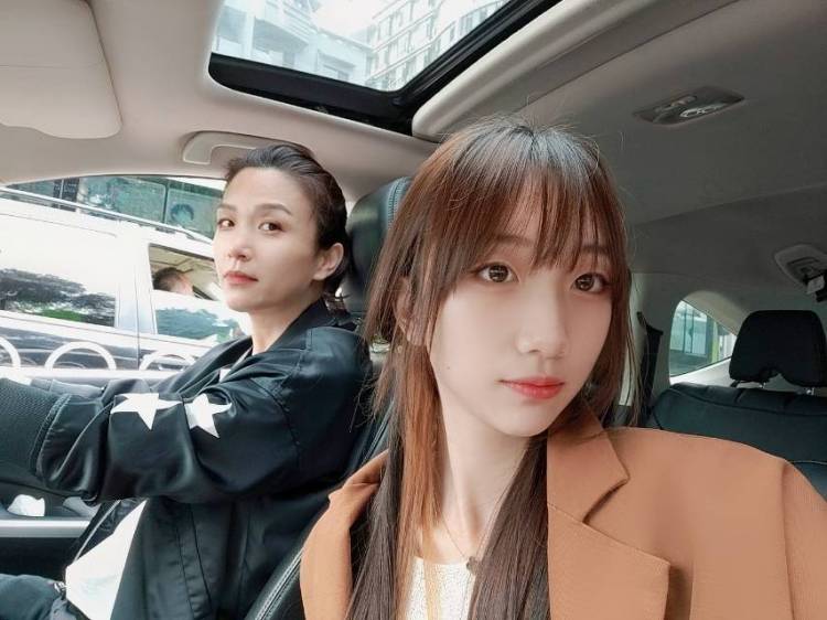 白溪-辽宁省·鞍山市·铁东区--学过8年民族舞，表演艺术生，身高166体重88，腰围58，平常喜欢穿lolita jk汉服，也会穿正常的衣服，没有具体喜欢什么风格，各种风格都喜欢去尝试
看漫画，经常刷抖音，也能跟住潮流