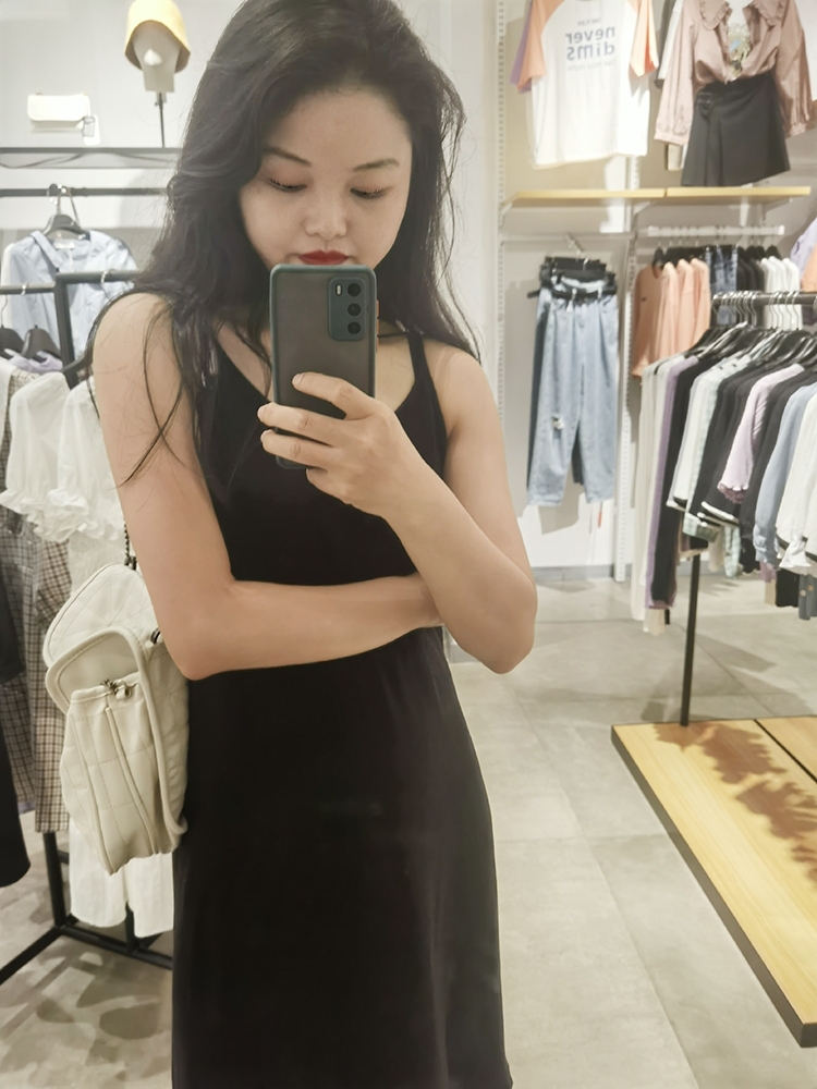 👼 👼-广西壮族自治区·玉林市·玉州区--想做寄拍，可以少点钱，主要想拍拍照，穿穿漂亮的衣服，主业是教师，寒暑假有很多空闲时间