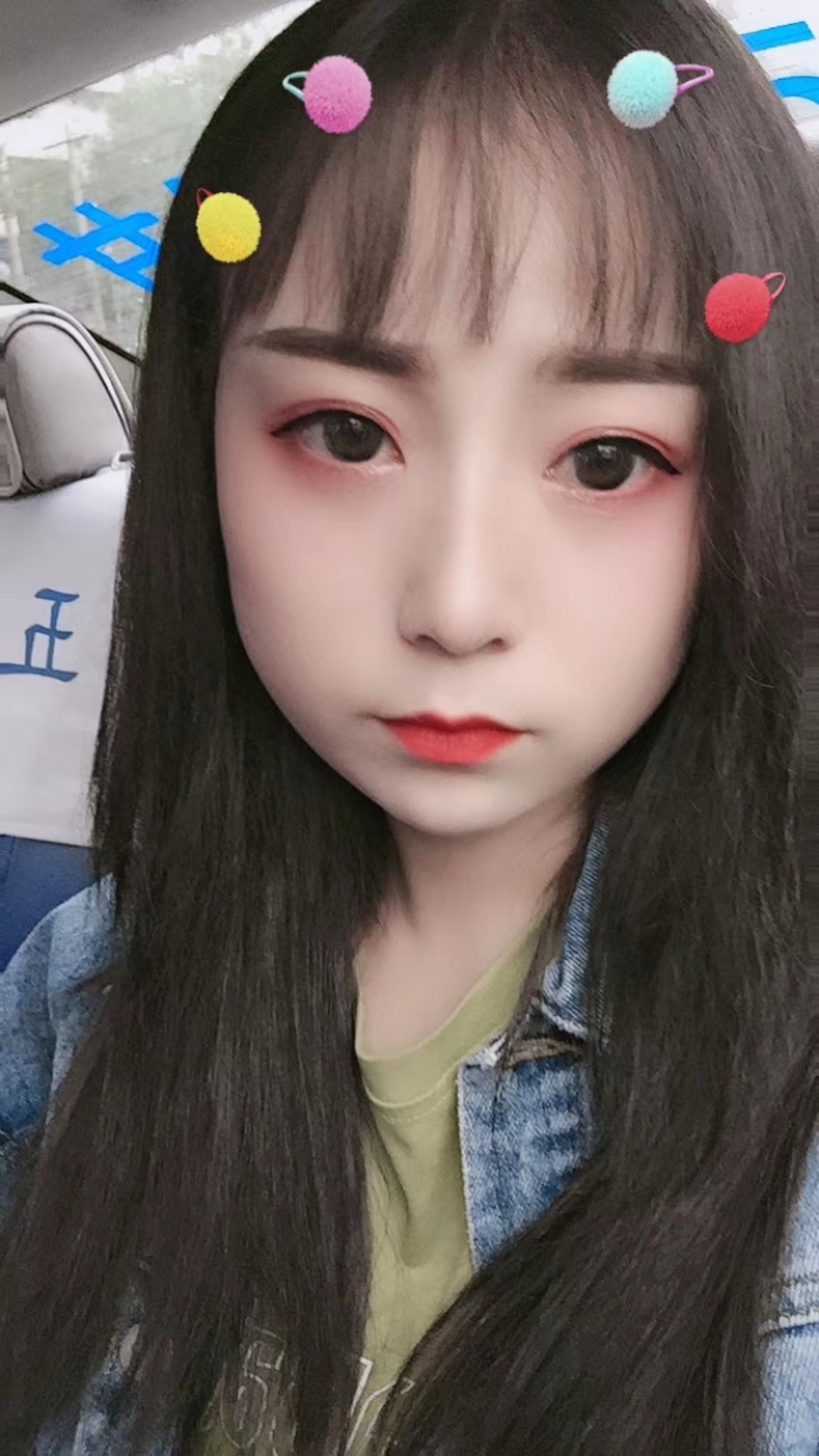 Qiqi🐹 -甘肃省·兰州市·七里河区-抖音-本人25 喜欢拍照 p图 唱歌身高160 体重95(还在减肥中)有空闲时间 各位金主爸爸看看我哟