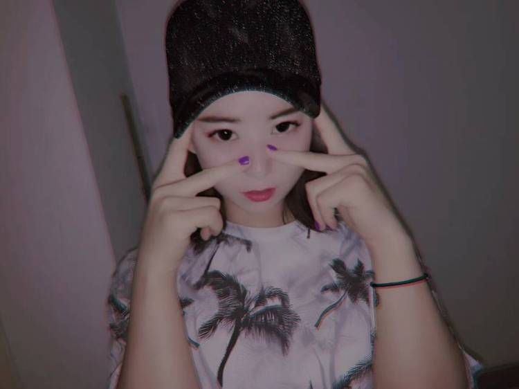 Qiqi🐹 -甘肃省·兰州市·七里河区-抖音-本人25 喜欢拍照 p图 唱歌身高160 体重95(还在减肥中)有空闲时间 各位金主爸爸看看我哟