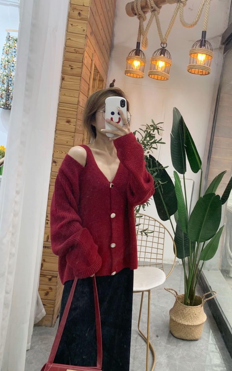 大哥-河南省·开封市·兰考县--做过拍版模特，喜欢衣服视频化妆品之类的，视频照片都🉑️，目前还没接触过更多的