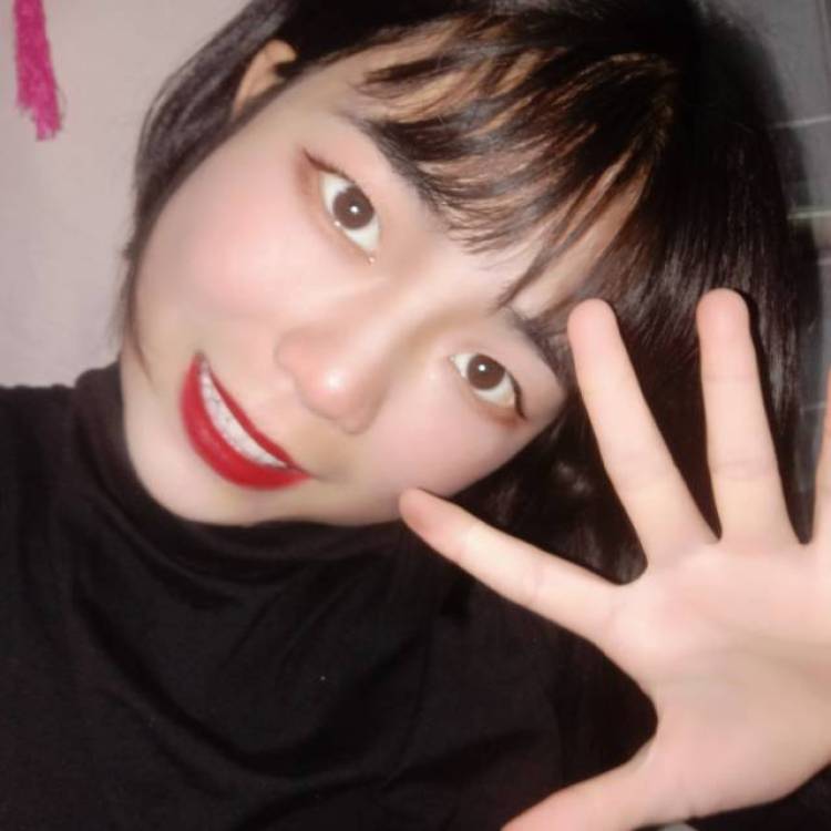 奈一-江西省·赣州市·兴国县-快手-在网上看到那么多网红视频,我也觉得我有些优点,我可以做买家秀和开箱视频,还有测评衣服都是我的优点。