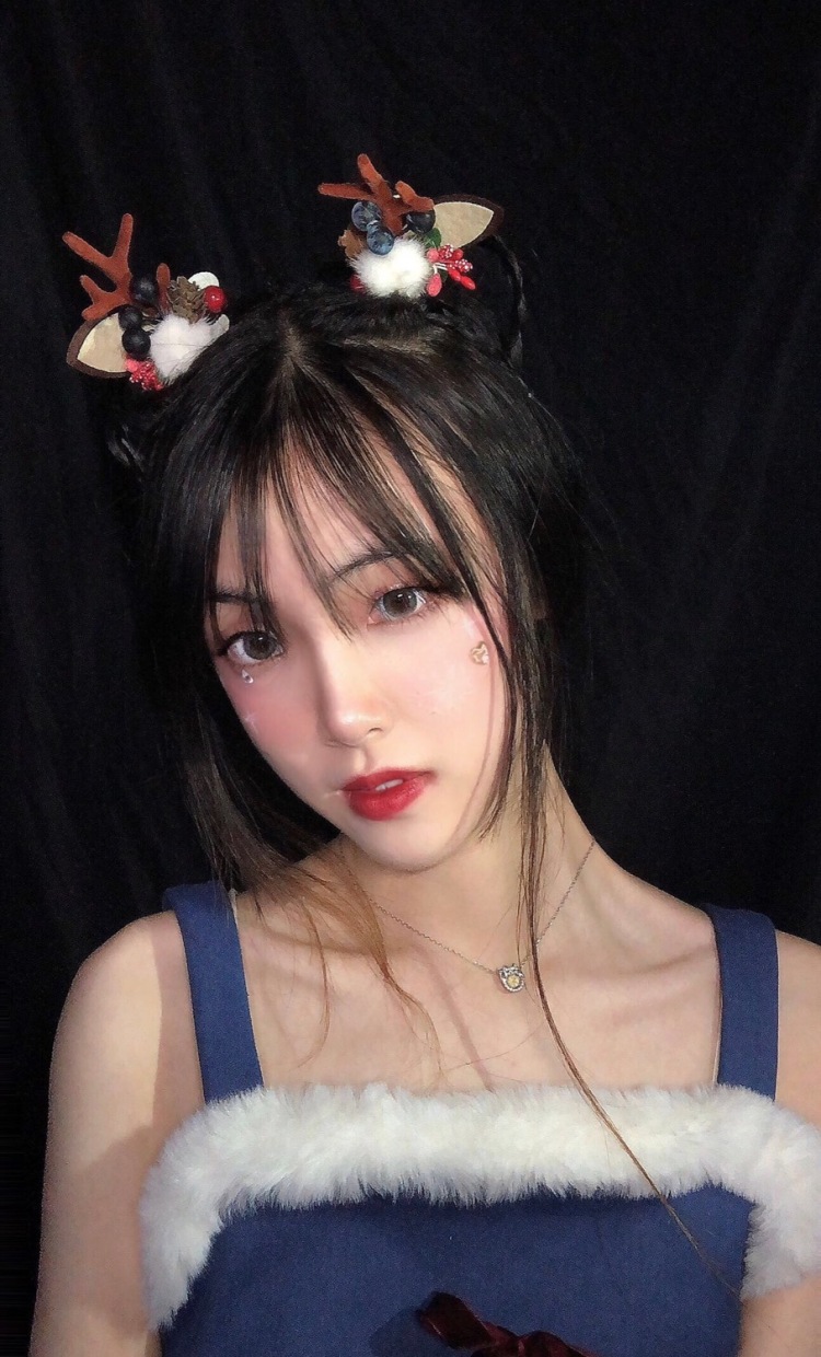 sweet killer-浙江省·嘉兴市·海宁市-微博 抖音-我的身高172cm,体重46kg,喜欢拍照,会修图。做过两年的买家秀模特,出过多次礼仪,想在这个平台接一些买家秀,种草视频也可。会玩一些社交平台,微博粉丝1000+,推广也可以。
