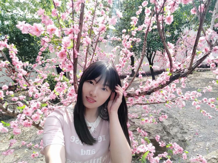 lvy-浙江省·温州市·乐清市-抖音,头条-身高165.体重48kg,可做买家秀,视频直播,网拍等,望合作!