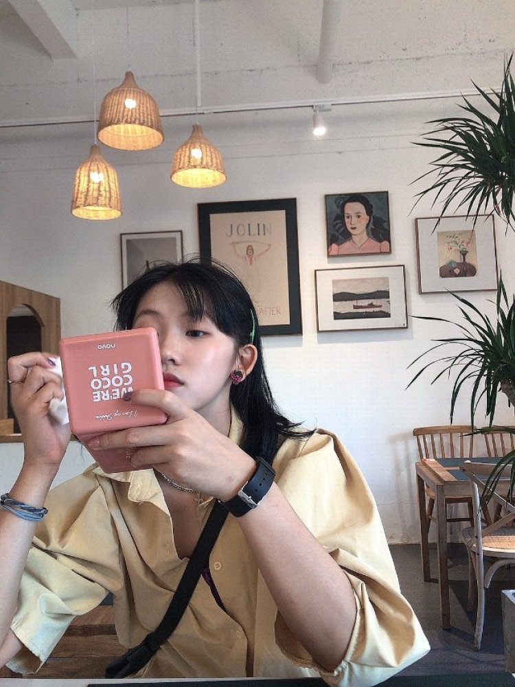 .-江西省·赣州市·崇义县-抖音b站-接女装、首饰、美瞳寄拍,在校大学生,颜值在线,出图快性格好,可重拍