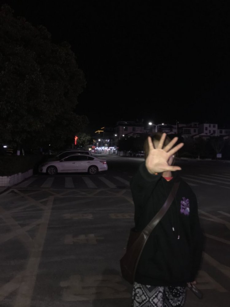 .-江西省·赣州市·崇义县-抖音b站-接寄拍网拍买家秀,性格好出图快,可补图,各种风格都可驾驭 风格以酷帅为主
