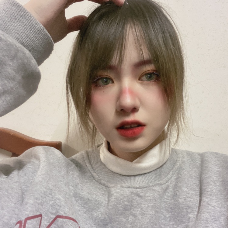 皮蛋solo粥-上海市·上海市·虹口区--女生一枚 身高165 体重106 韩系日系潮牌风格都可以接受 休闲类时装类都可 没办法 咱穷 向生活妥协