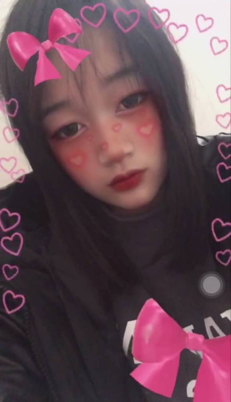 涵涵子-河南省·商丘市·梁园区--学过跳舞，有事没事都喜欢拍照，身高大约163，大约体重81，