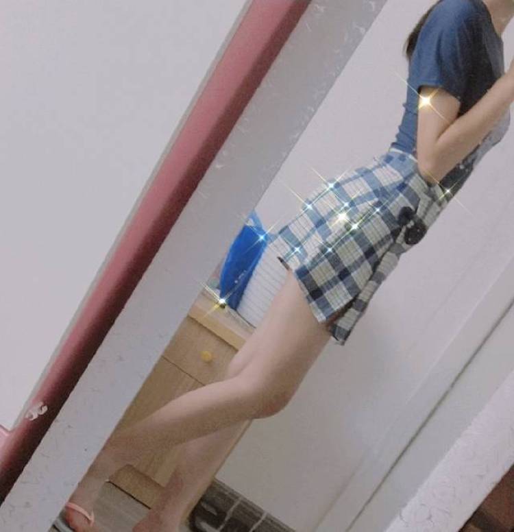 蔡文姬-江苏省·徐州市·泉山区--学生 民航专业 身高170cm体重47㎏ 以前做过网拍模特 会拍照 比较聪明 学习能力强 感染能力强