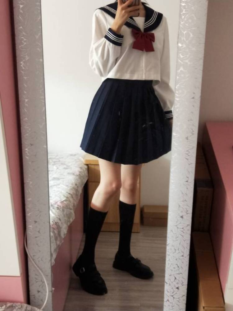 蔡文姬-江苏省·徐州市·泉山区--学生 民航专业 身高170cm体重47㎏ 以前做过网拍模特 会拍照 比较聪明 学习能力强 感染能力强
