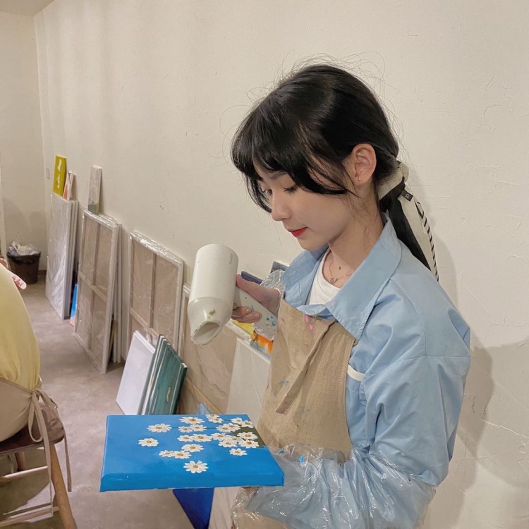 C--福建省·福州市·台江区-抖音快手***微博-身高160 体重88 鞋码36 中长发
风格:甜美/酷辣 诚信合作