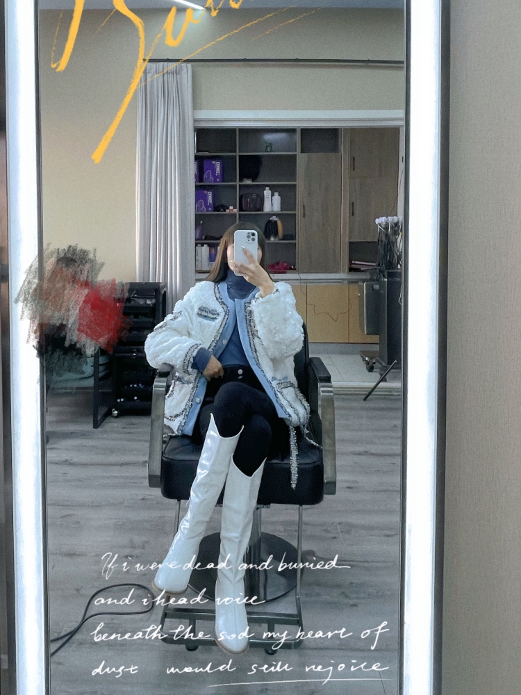 S、-河南省·南阳市·卧龙区-Archersh-爱自拍 爱旅行 会p图  穿衣风格比较百变 什么风格都可以驾驭 衣服 包包 首饰都可以接单🥰