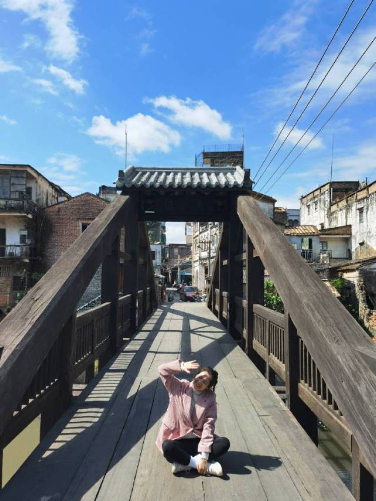 小叮当-广东省·广州市·天河区-微博,***,b站-喜欢拍照、接单服务范围,如:买家秀、短视频带货、短视频vlog创作、开箱测评、免费试用、种草笔记软文创作及发布、探店打卡、平面模特兼职、新媒体运营。