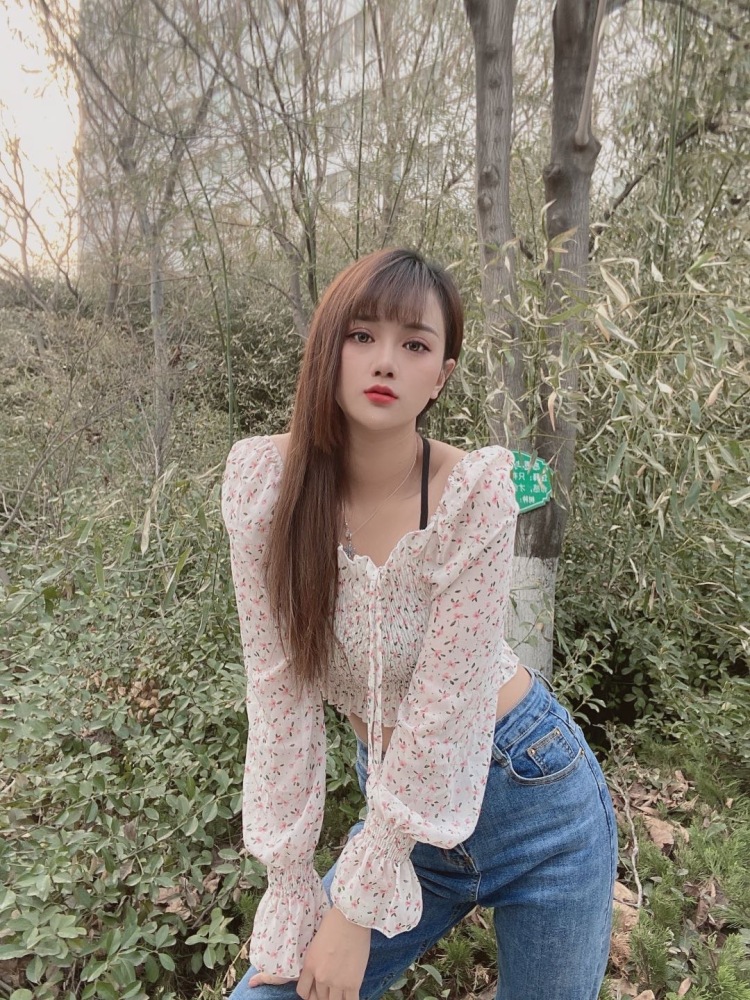 A-W.容貌管理医美中心-新疆维吾尔自治区·乌鲁木齐市·头屯河区-快手-大家好！我是新疆网红：薇薇
喜欢服装搭配，喜欢旅行打卡拍照。自己做美业，对身材审美要求高，可测评，可跟拍寄拍，直播带货
艺名：薇薇
身份：网红带货
年龄：25
身高：170CM
体重：52KG
粉丝：