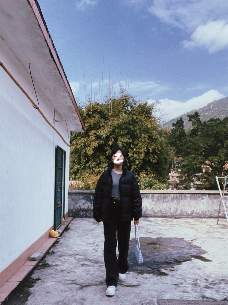 🖤-广东省·深圳市·龙岗区-微博-在工作 偶尔有空可以接单 我觉得合作过程需要沟通 沟通 沟通很重要