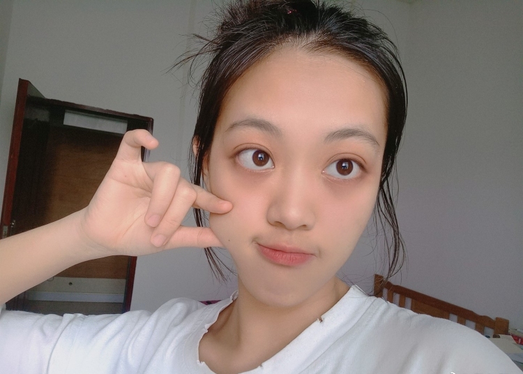 小小谢-广东省·湛江市·麻章区--我要接买家秀衣服和包包都可以吖 性格活泼开朗 会跟卖家好好沟通达到一个好的效果  身高163CM  体重89斤 我很好沟通哒 快来找我吧