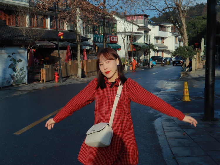 一纯-浙江省·杭州市·江干区-抖音,***-买家秀,带货视频,穿搭分享,有相机拍摄,服装,首饰,美甲都可以,大佬们看过来