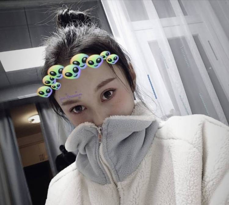 橘子-云南省·曲靖市·宣威市--我比较喜欢唱歌跑步，尤其是马拉松。也喜欢练瑜伽。会化妆，画画，喜欢手游。