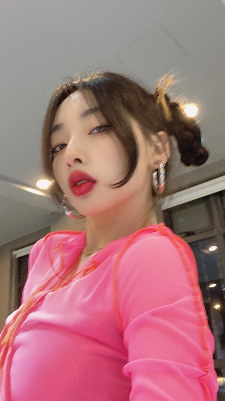 Sun.-浙江省·杭州市·拱墅区-抖音-会拍网图，买家秀，会跳舞，也可以探店打卡，抖音1.3w粉丝，也有橱窗，合作可谈，