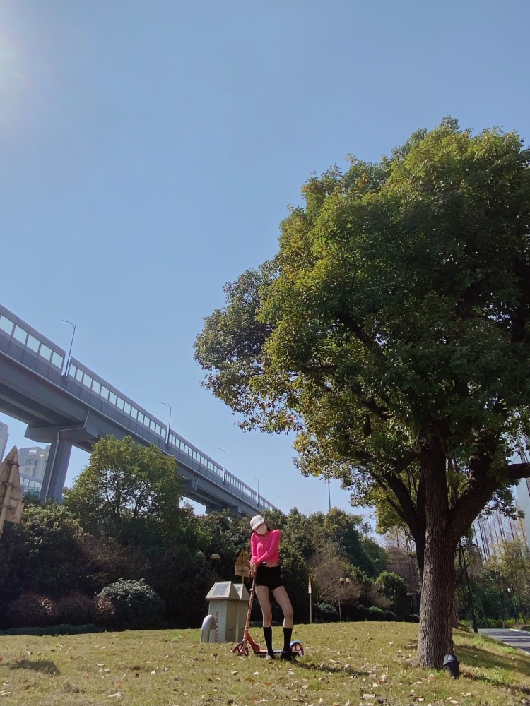 Sun.-浙江省·杭州市·拱墅区-抖音-会拍网图，买家秀，会跳舞，也可以探店打卡，抖音1.3w粉丝，也有橱窗，合作可谈，