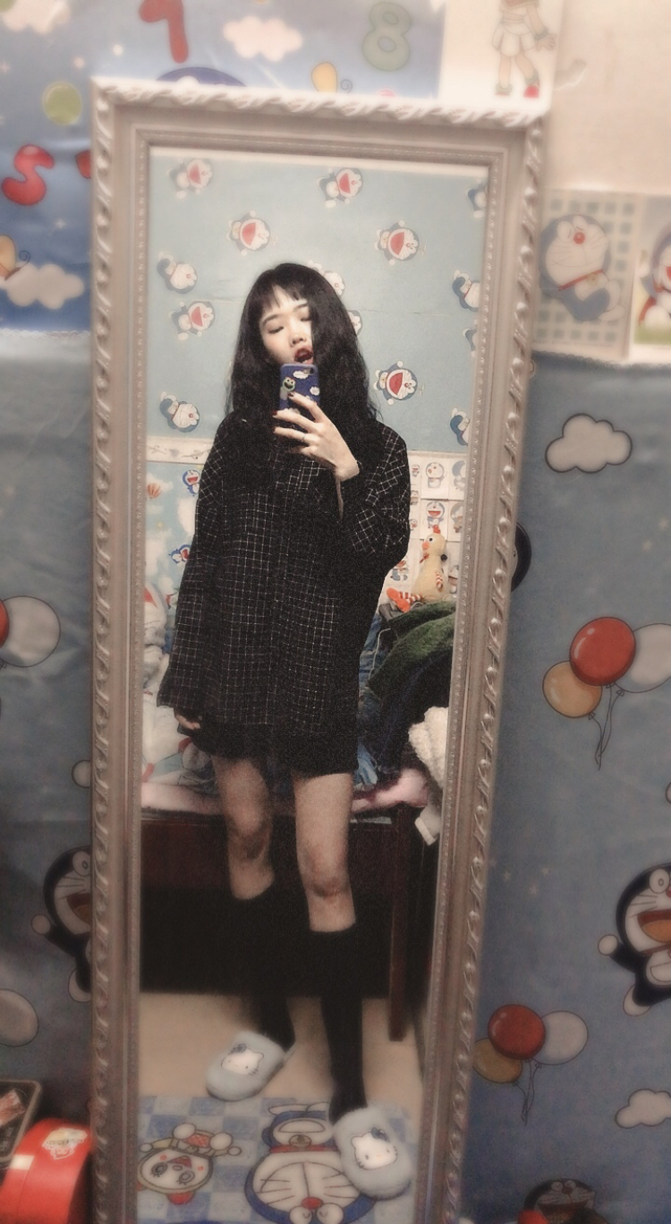 小胖迪-广东省·广州市·番禺区-***，微博-接寄拍，买家秀
本人：163cm.44kg
日常风格：复古，港风，御姐，日系，韩系，黑白各种风格无限制
