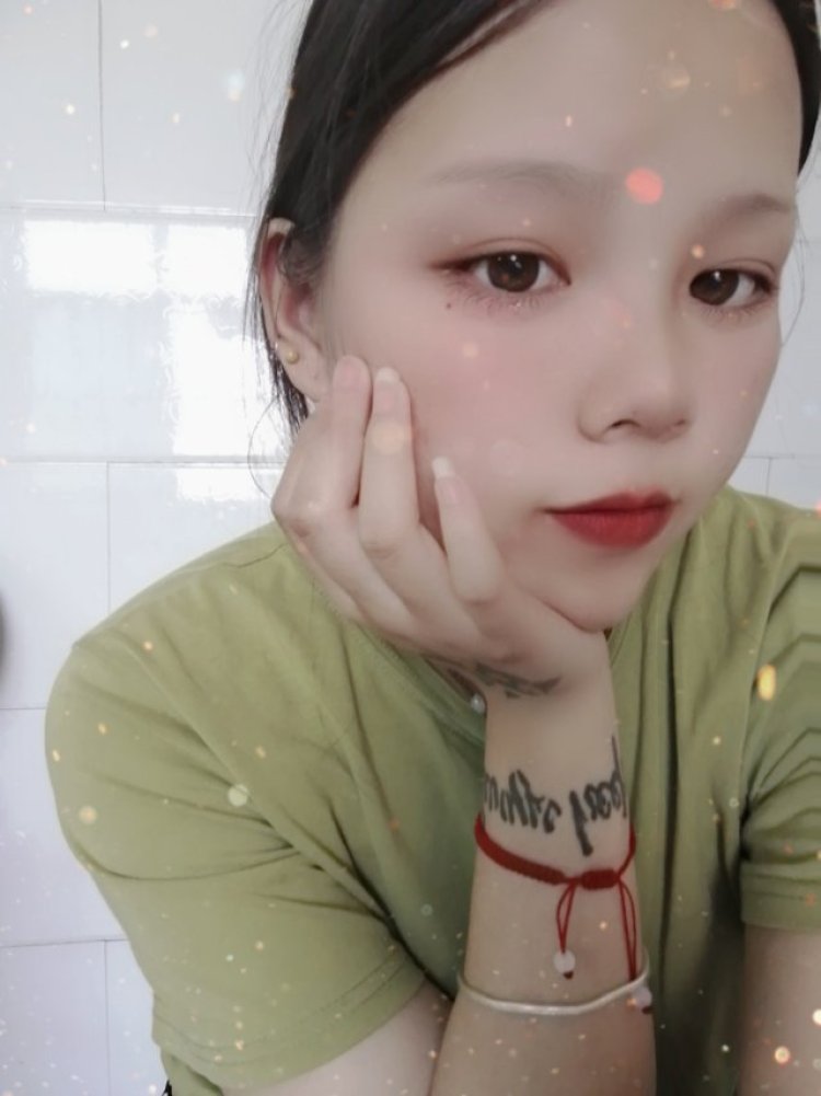 °王 小 马 👌-云南省·昆明市·官渡区-快手-会化妆，会拍照，性格好，体重刚好100斤，素人，可以接任何单！