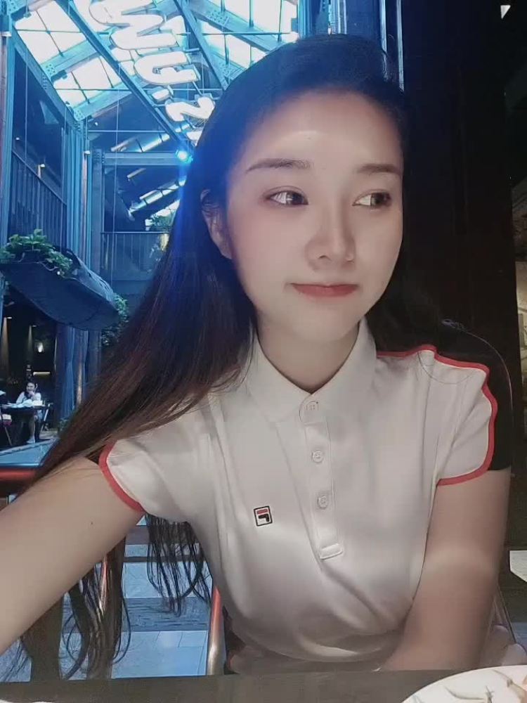 FEI 比-山东省·菏泽市·牡丹区--平时喜欢拍照修图
穿衣风格的话都能够驾驭但更偏向于冷酷和纯欲风跟性感风
可尝试多种风格
衣服包包化妆品美瞳耳钉耳环啥的都可
年龄: 20
身高: 165CM
体重: 49KG
艺名: FEI比