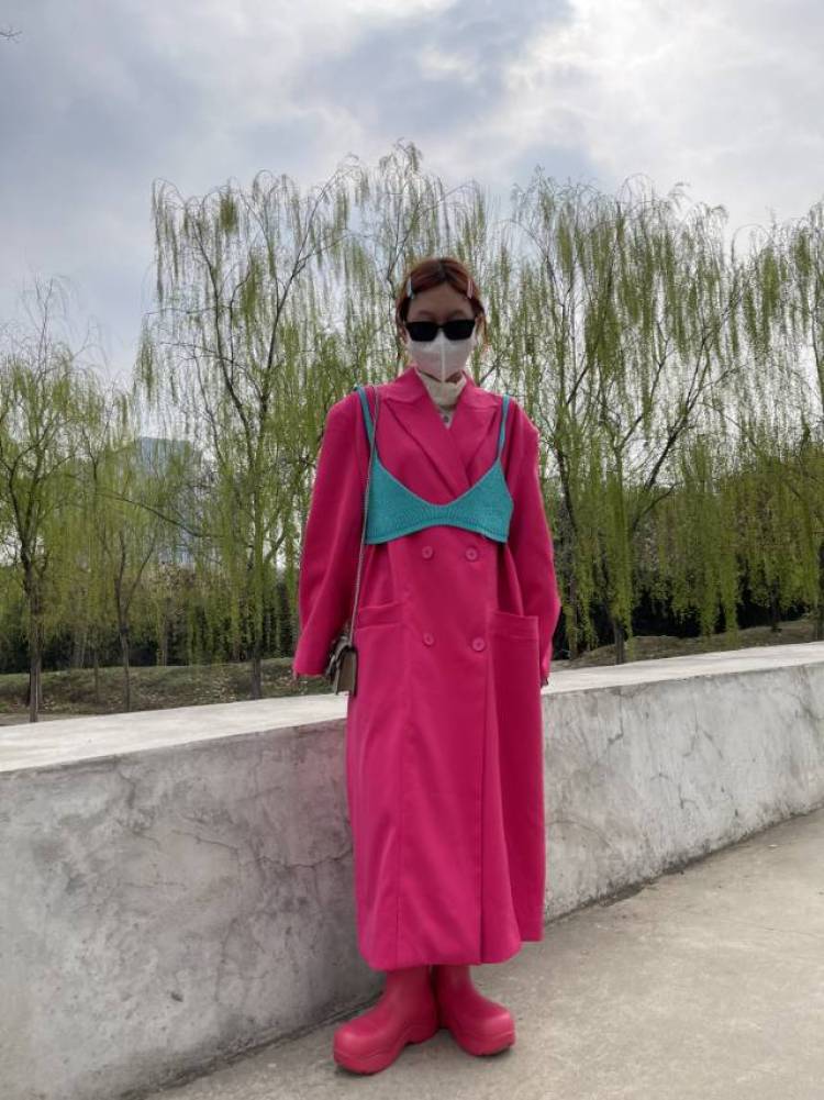 张韶妮-河南省·南阳市·宛城区-抖音 微博 快手-接寄拍 网拍 买家秀 🉑️视频 照片 出图快 饰品 各种风格都可驾驭 开箱测评种草 平面模特兼职 抖音5000粉丝
喜欢跳舞,有两年的直播经验和电台经验。抖音擅长运营作品,也有流量有粉丝,喜
