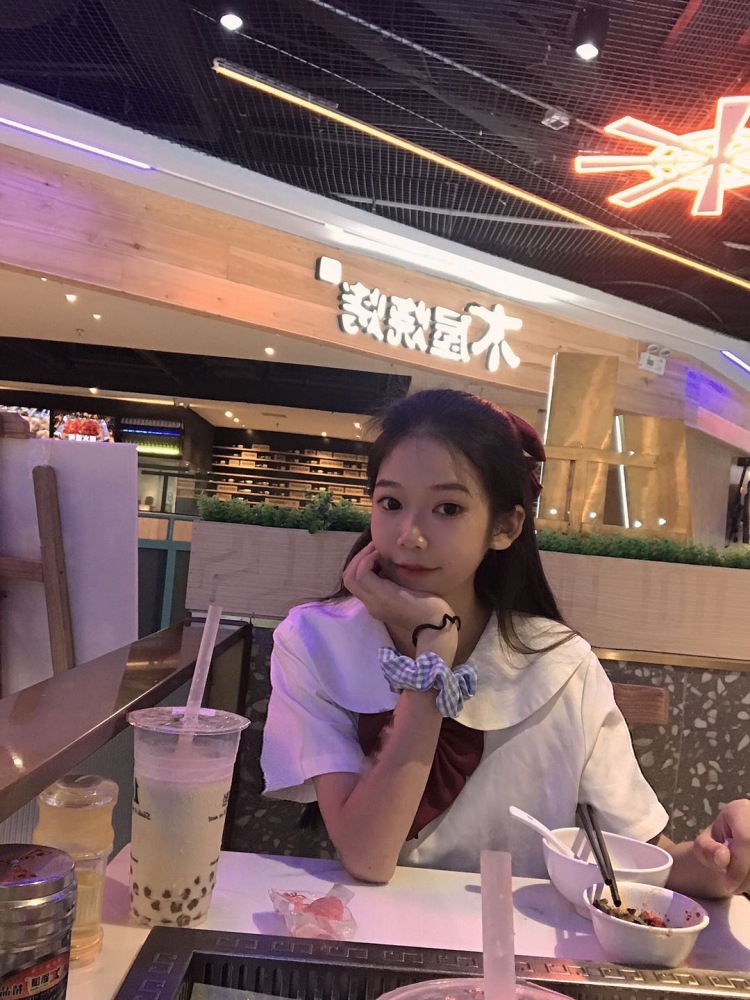 喵呜~-广西壮族自治区·崇左市·江州区--舞蹈生 体重80斤 接买家秀 接寄拍