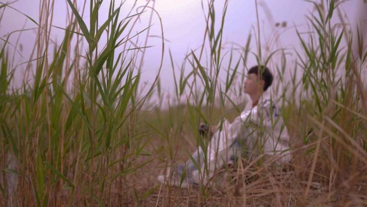 小韩没洗头-河南省·洛阳市·瀍河回族区-快手-我是一名职业模特,身高181体重65kg,适合dk风,汉服风,曾参演过《花与罪》在里面饰演警察小黑一人物,期待与各位老师合作,谢谢
