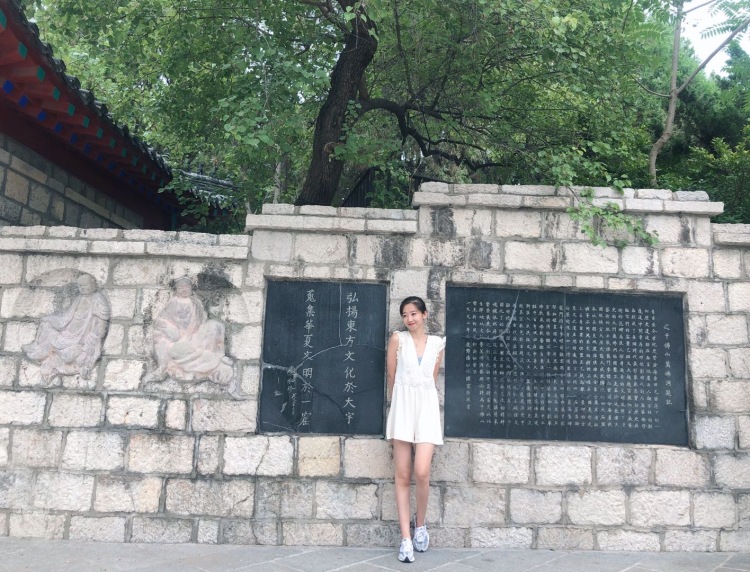我趴在云边-山东省·聊城市·冠县-抖音-身高168体重48公斤,性格随和,喜欢画画,拍照,读书,请联系我吧~