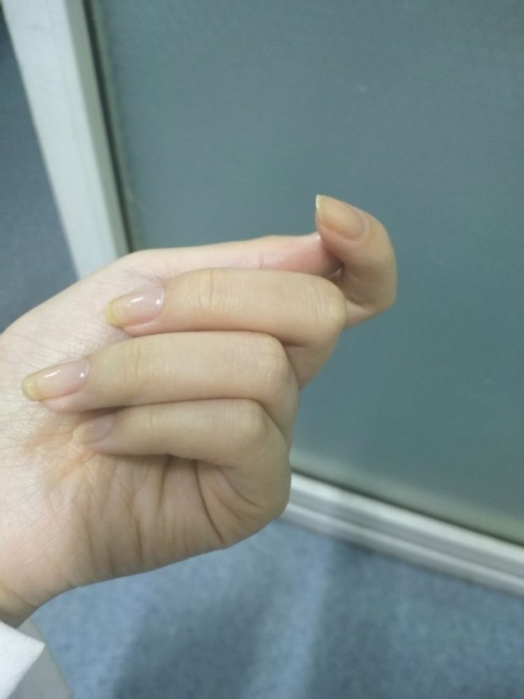阜玓-辽宁省·大连市·甘井子区--手很好看，想要找手模的兼职，首饰，甲油试色等，约拍，美甲拍摄，寄拍都可以。