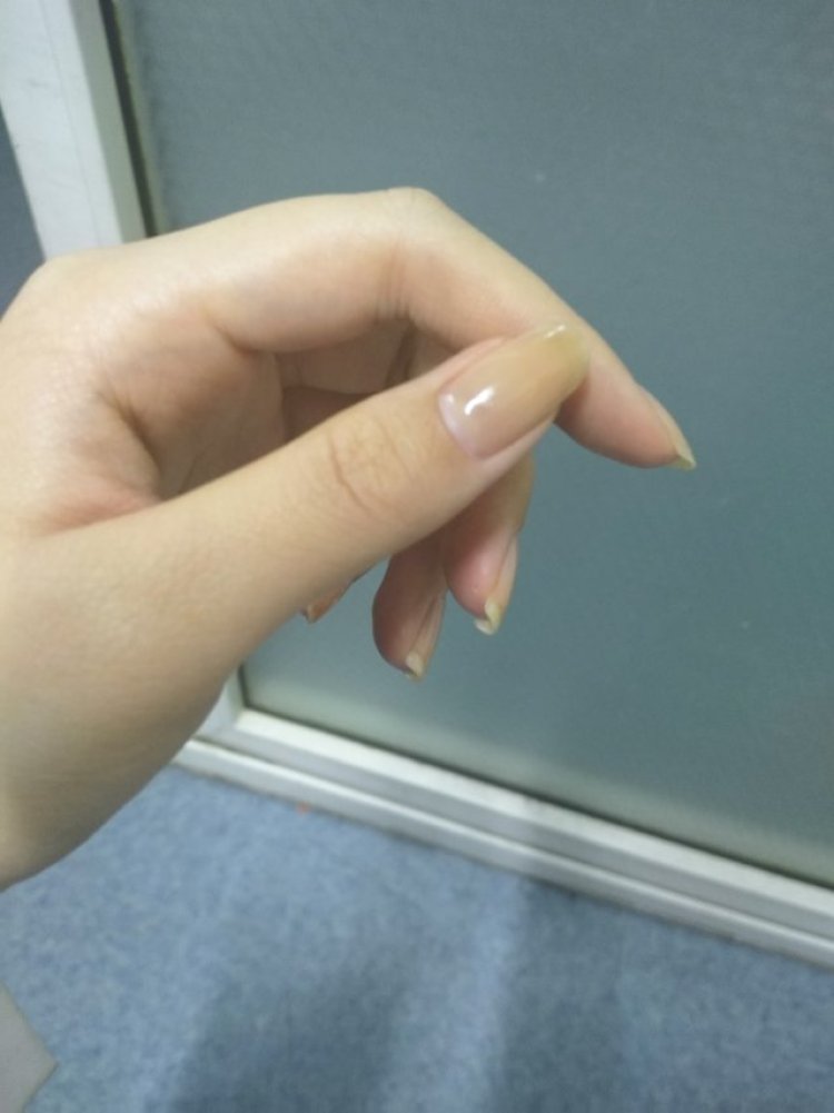 阜玓-辽宁省·大连市·甘井子区--手很好看，想要找手模的兼职，首饰，甲油试色等，约拍，美甲拍摄，寄拍都可以。