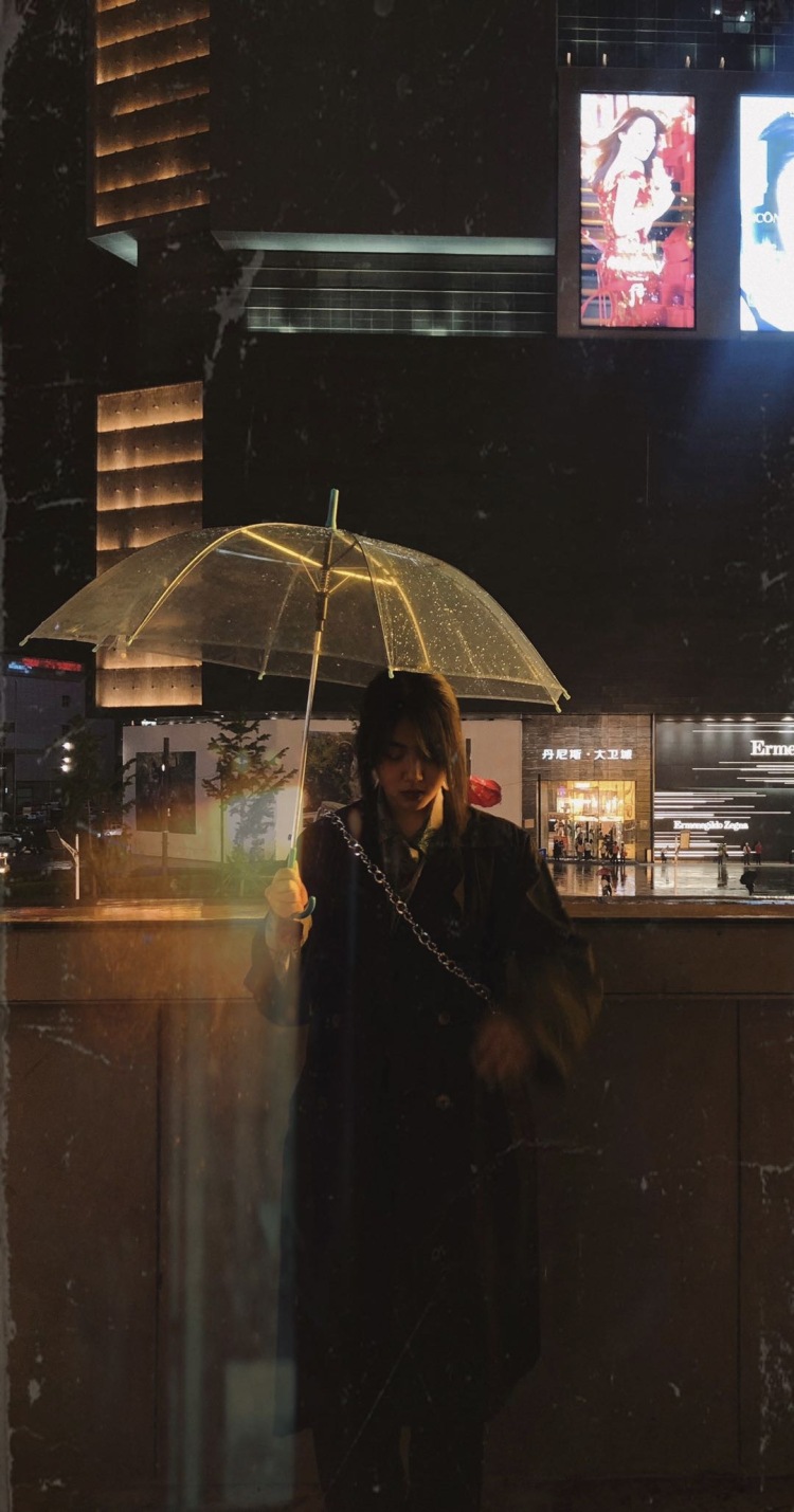 雷雷-河南省·郑州市·中原区--职业：舞蹈老师 会摆拍 会跳舞 风格多变 身高174体重108
