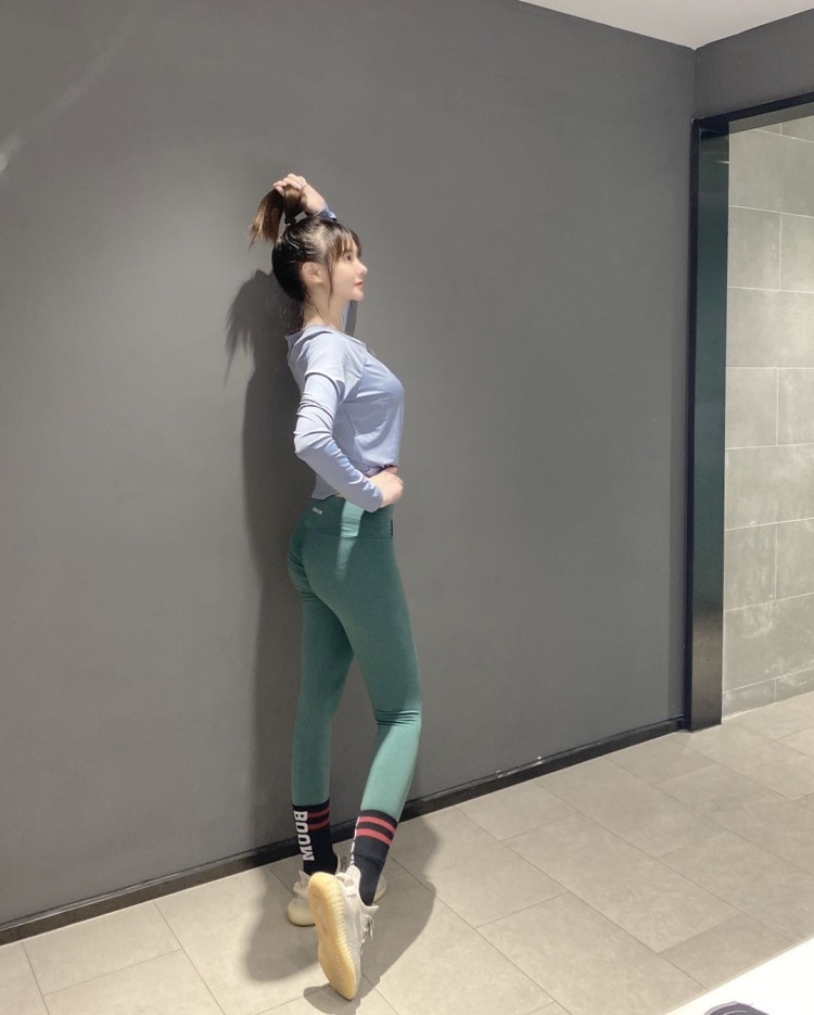 Yumi💕-重庆市·重庆市·江北区-抖音 微博 *** keep -大家好!我是重庆网红:悠米
本人是一位模特,平时喜欢拍视频测评,都是原创出镜,在美拍,抖音,***,微博等平台发布
艺名:悠米
身份:模特
年龄:24
身高:172CM
体重:48KG
粉丝:1万