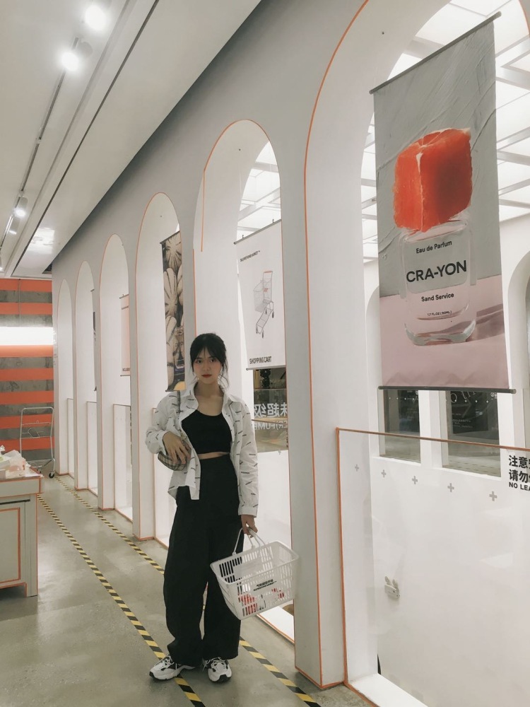 石原里美-广东省·深圳市·龙岗区-***-拍买家秀/会p图/会拍照/所有风格均可驾驭,较擅长韩系穿搭。
可拍服装、饰品、鞋包等等