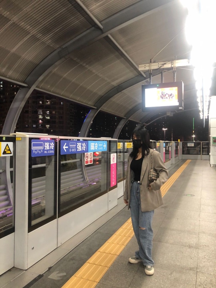 石原里美-广东省·深圳市·龙岗区-***-拍买家秀/会p图/会拍照/所有风格均可驾驭,较擅长韩系穿搭。
可拍服装、饰品、鞋包等等