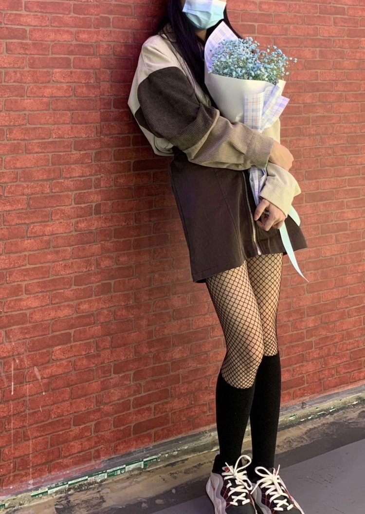西早-福建省·福州市·闽侯县--学生党18
身高163
体重45
平时就是很喜欢穿衣打扮
基本上可以驾驭很多风格
想约平面模特兼职