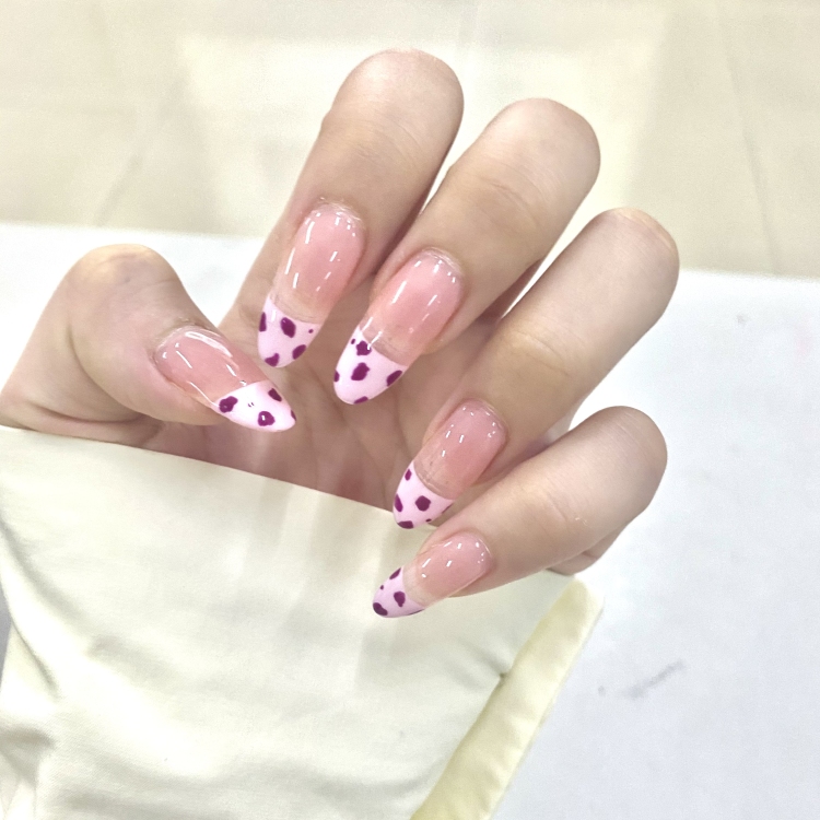 Boinne-广东省·珠海市·金湾区--喜欢美甲、美容
喜欢穿搭、喜欢追赶时尚
可接拍戒指、手镯、衣服之类的单子~