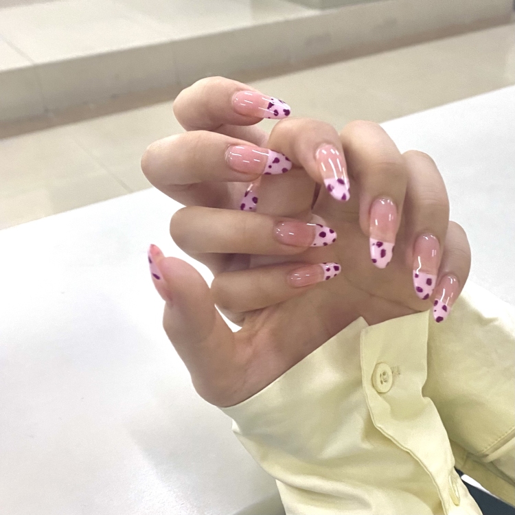 Boinne-广东省·珠海市·金湾区--喜欢美甲、美容
喜欢穿搭、喜欢追赶时尚
可接拍戒指、手镯、衣服之类的单子~
