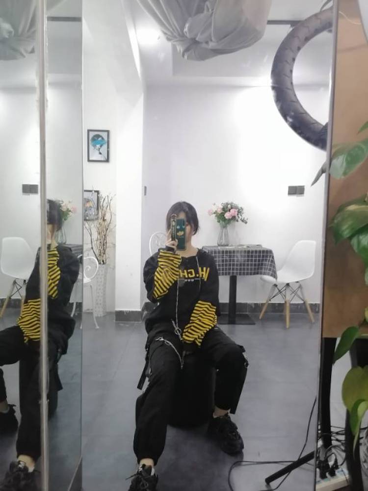 汐汐-广西壮族自治区·南宁市·兴宁区-抖音-身高155,体重80,能够驾驭青春系,甜美系,高冷系,之前也做过平面模特
