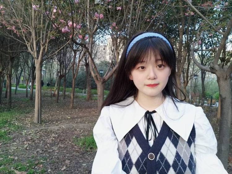 脆脆鲨超好吃-陕西省·西安市·雁塔区--大学生擅长拍照,买家秀,会p图,***vlog新人作者。可长期合作。