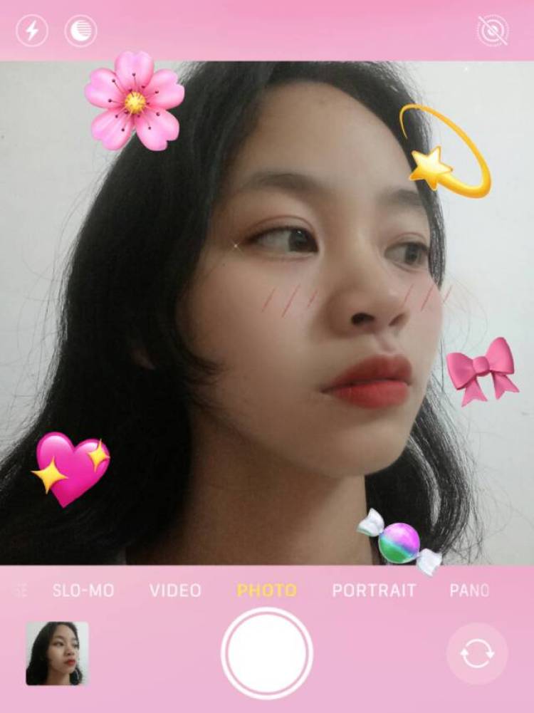 伶伶🐷-广西壮族自治区·南宁市·上林县-快手-本人是学生16岁想自己赚点钱来买衣服鞋子之类…不想再花父母的钱了~我平常喜欢拍照身高160cm.
